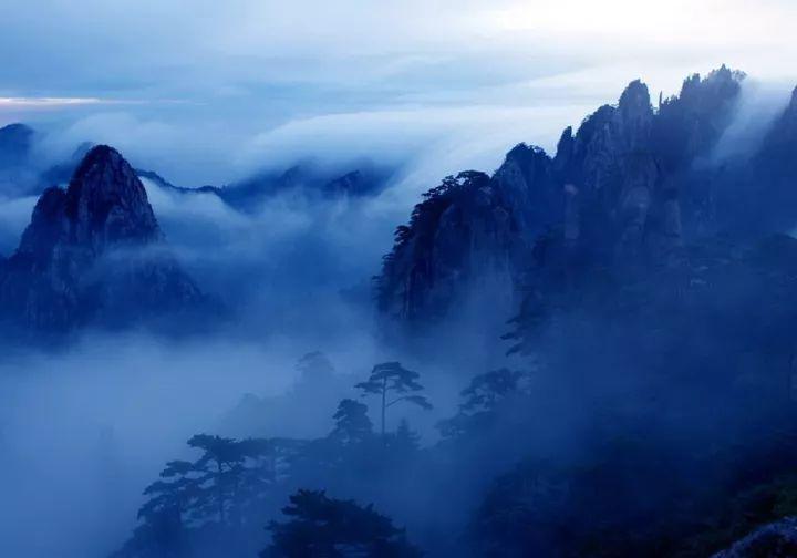 穿大衣,该搭裙子还是裤子?这些素人穿搭告诉你答案,美得犯规