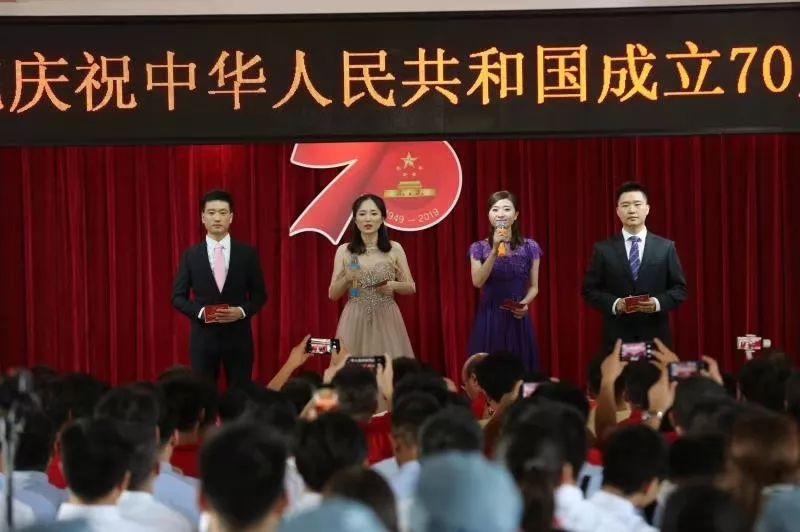 狗狗打针的场景,真是太惊险刺激了,狗狗最后的表情亮了