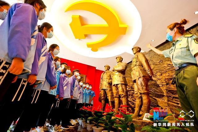 逃离幽灵之林