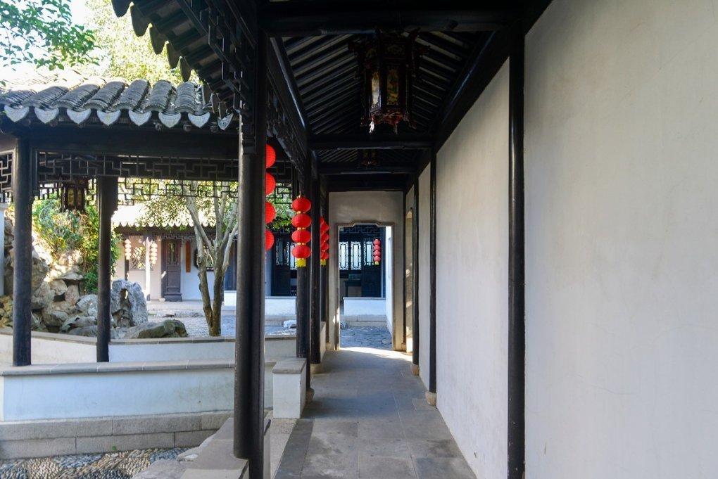 王爷墓墓门大开数百年，为何盗墓贼不来光顾？墓中宝贝一件未丢