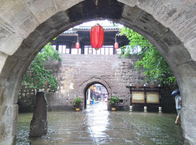 向上跳的香蕉